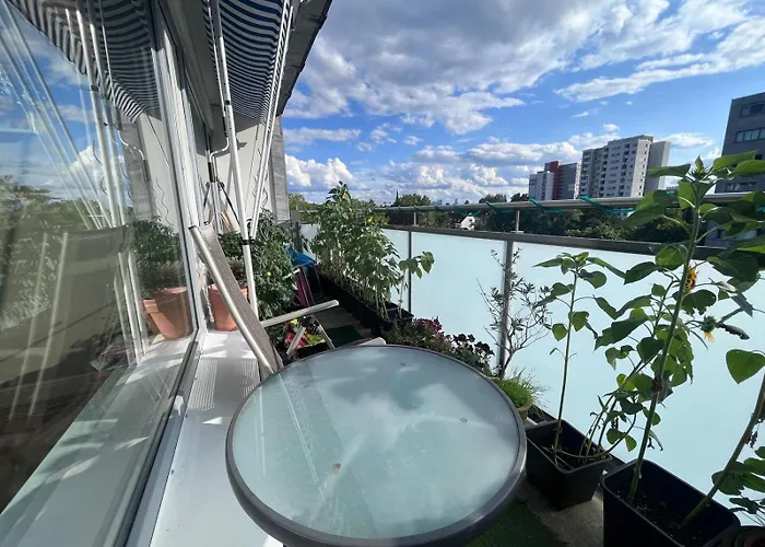 Zentrale, Helle Mit Balkon! Ideal Fuer Messe, Business Und Staedtereise Apartamento *