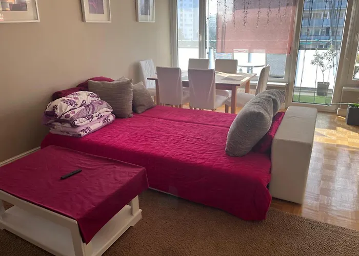 Zentrale, Helle Mit Balkon! Ideal Fuer Messe, Business Und Staedtereise Apartamento *